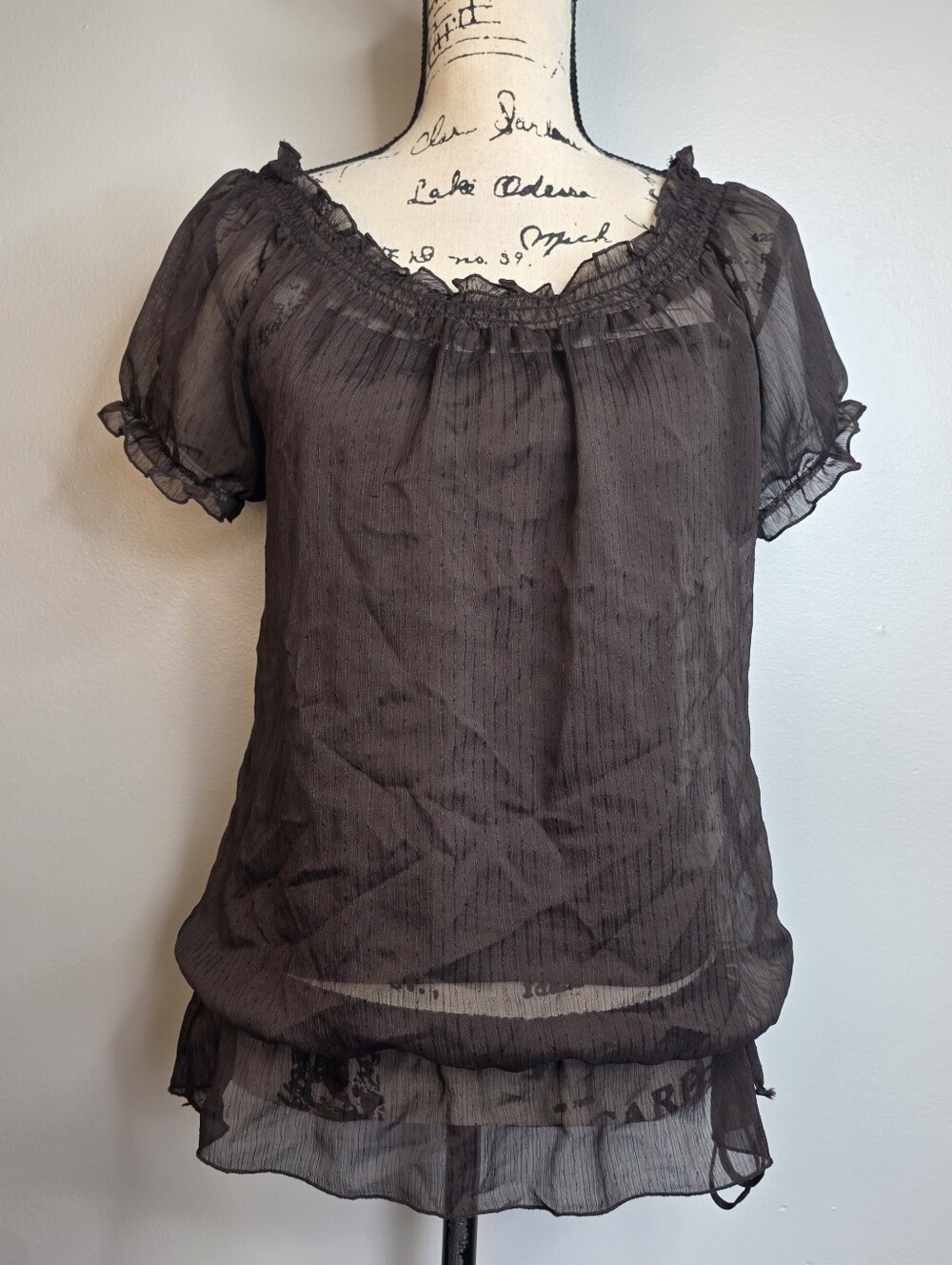 A. Byer Brown Sheer Ruffle-Neck Short Sleeve Blouse Sz L Y2K